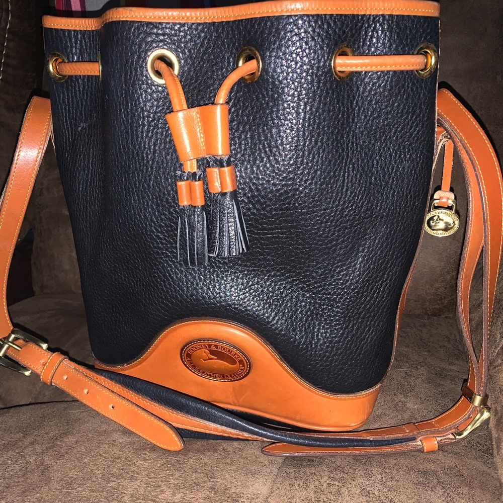 💙VINTAGE DOONEY AND BOURKE💙
